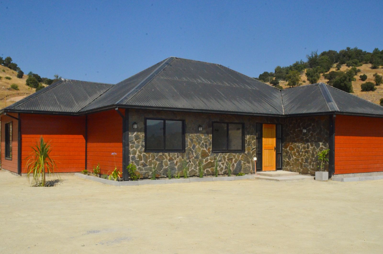 EN VENTA | Casa Nueva en Guindo Alto – Comalle