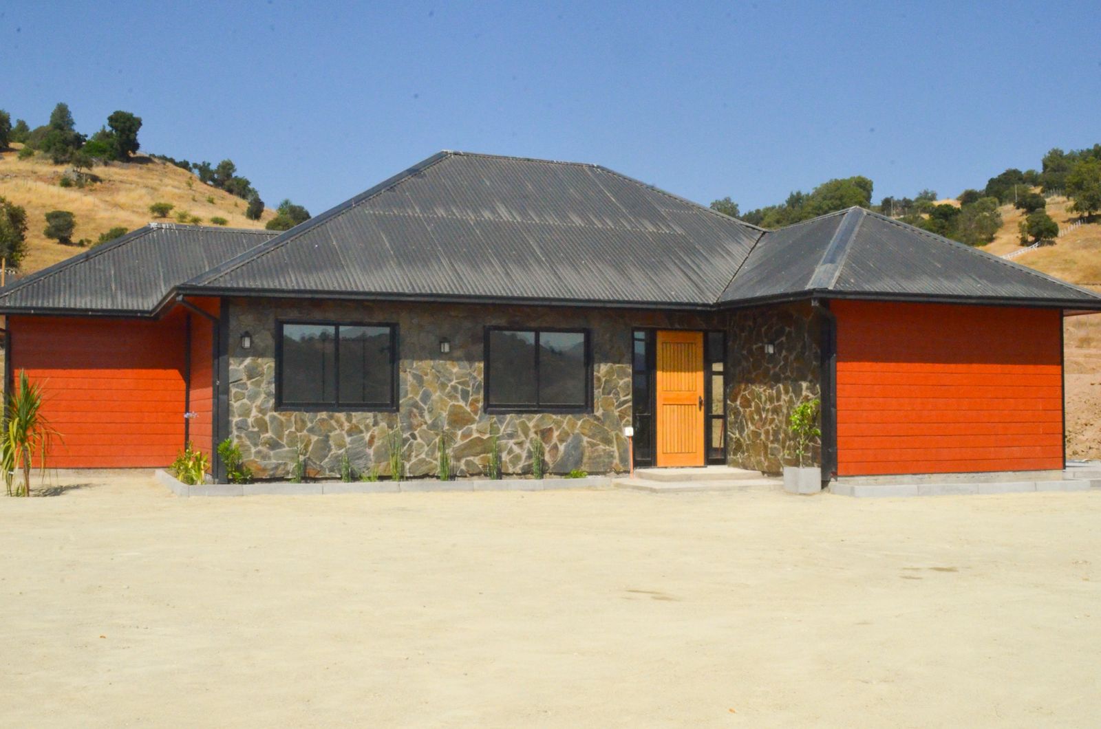 EN VENTA | Casa Nueva en Guindo Alto – Comalle